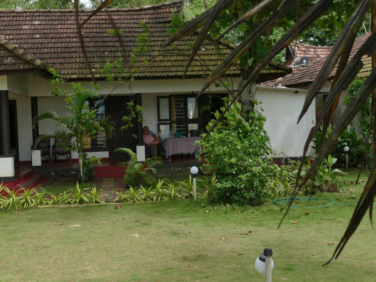 Marari Sealap Beach Villas 马拉利库兰 外观 照片
