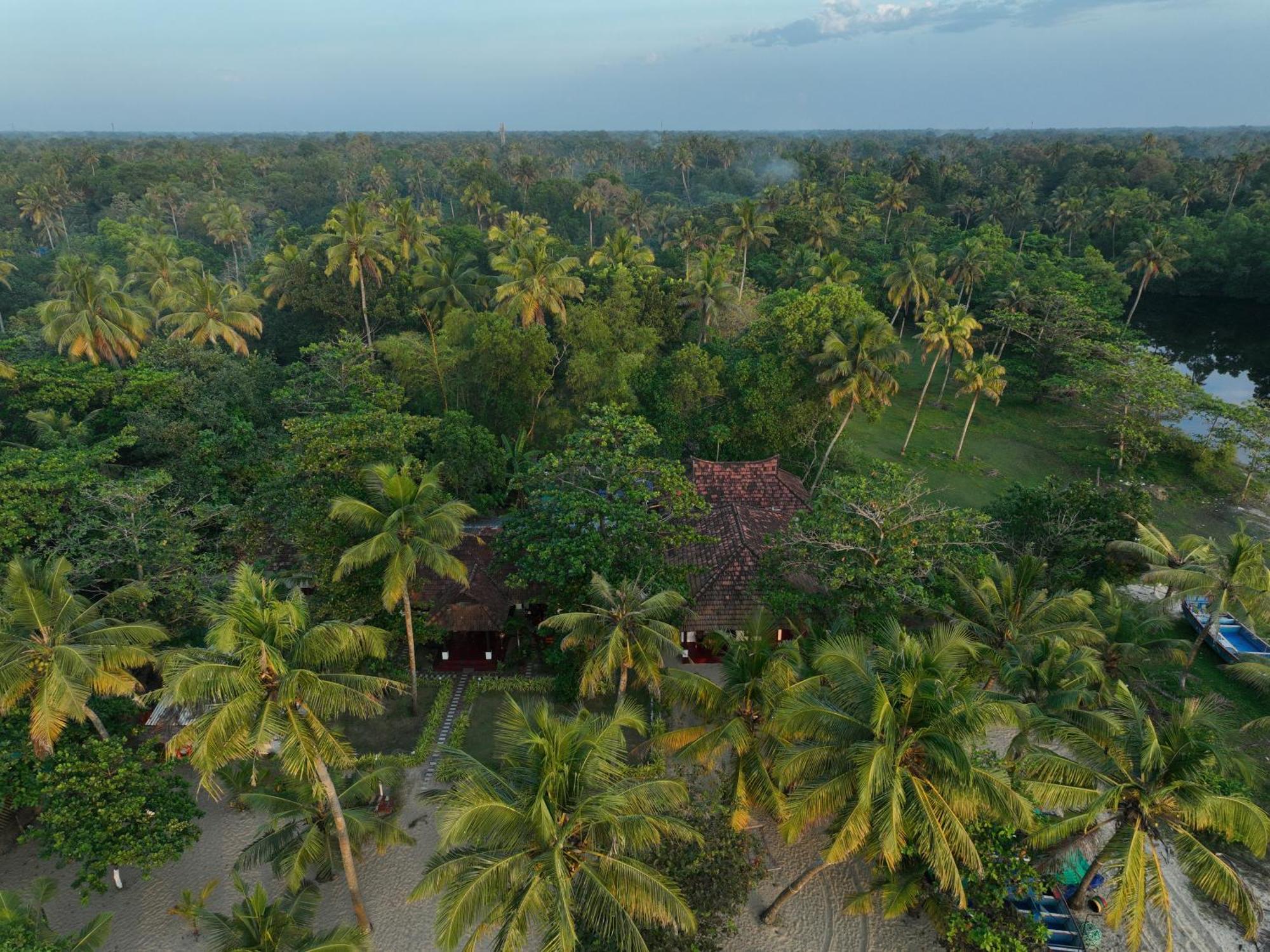 Marari Sealap Beach Villas 马拉利库兰 外观 照片